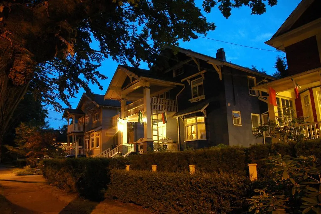 Douglas Guest House Vancouver Bed & Breakfast