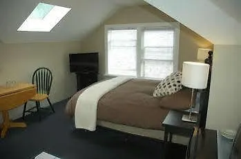 Bed & Breakfast Douglas Guest House Vancouver