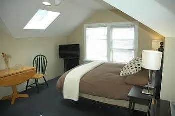 Douglas Guest House Vancouver Canada